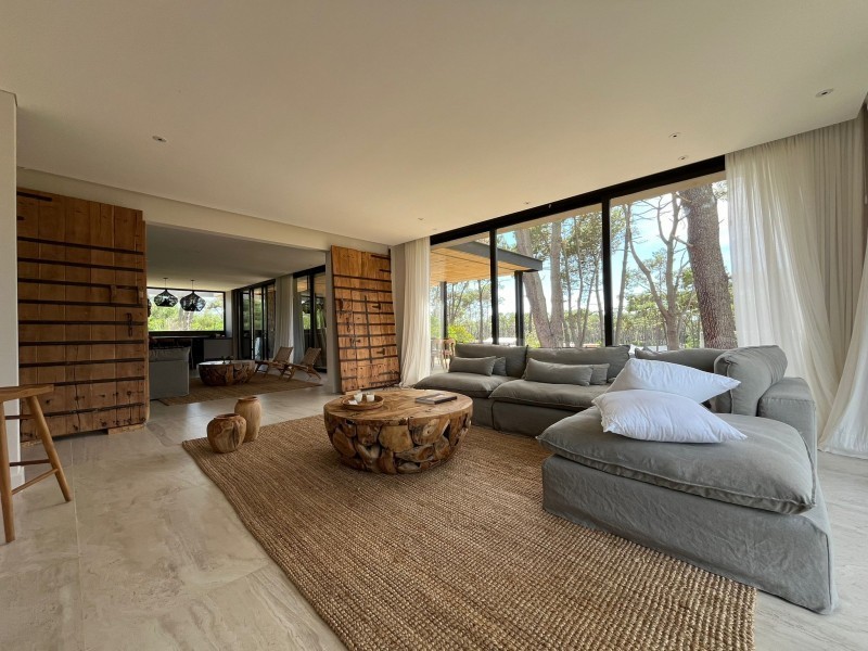 Casa en venta y alquiler en Barrio Privado La Barra